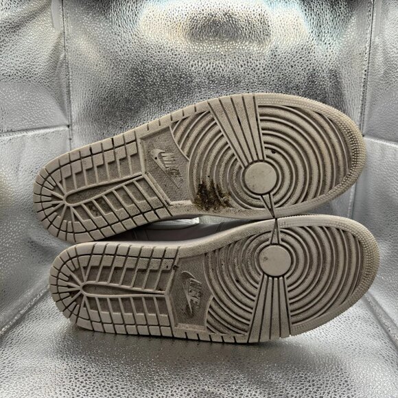 Size 13 Nike Air Jordan 1 Mid Triple White‎ Mens Basketball Shoes 554724-130 - Picture 11 of 11